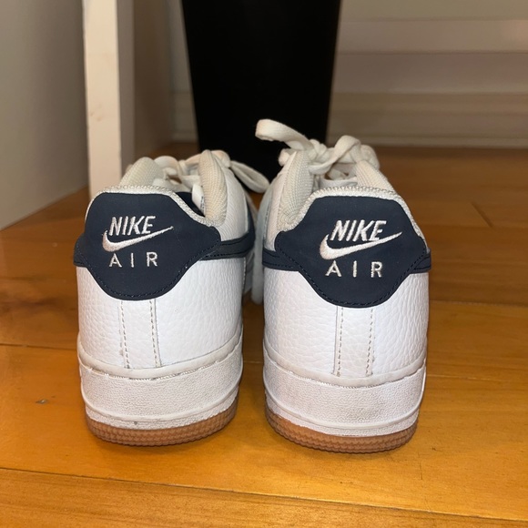 Nike Air Force 1 Low '07 White
Obsidian gum bottom size 6.5Y DISCONTINUED - Picture 3 of 4